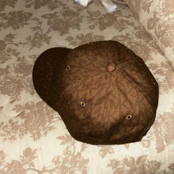 Micheal Kors Hat - Picture 5 of 9